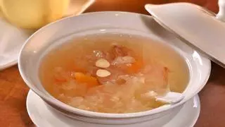 La sopa depurativa que debes cenar para adelgazar rápidamente