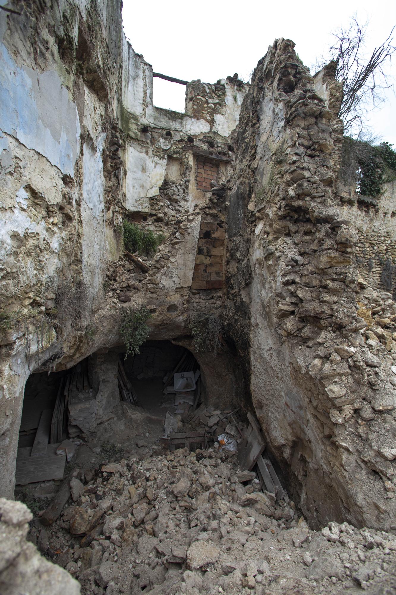 Se derrumba una casa del Barri Medieval de Bocairent