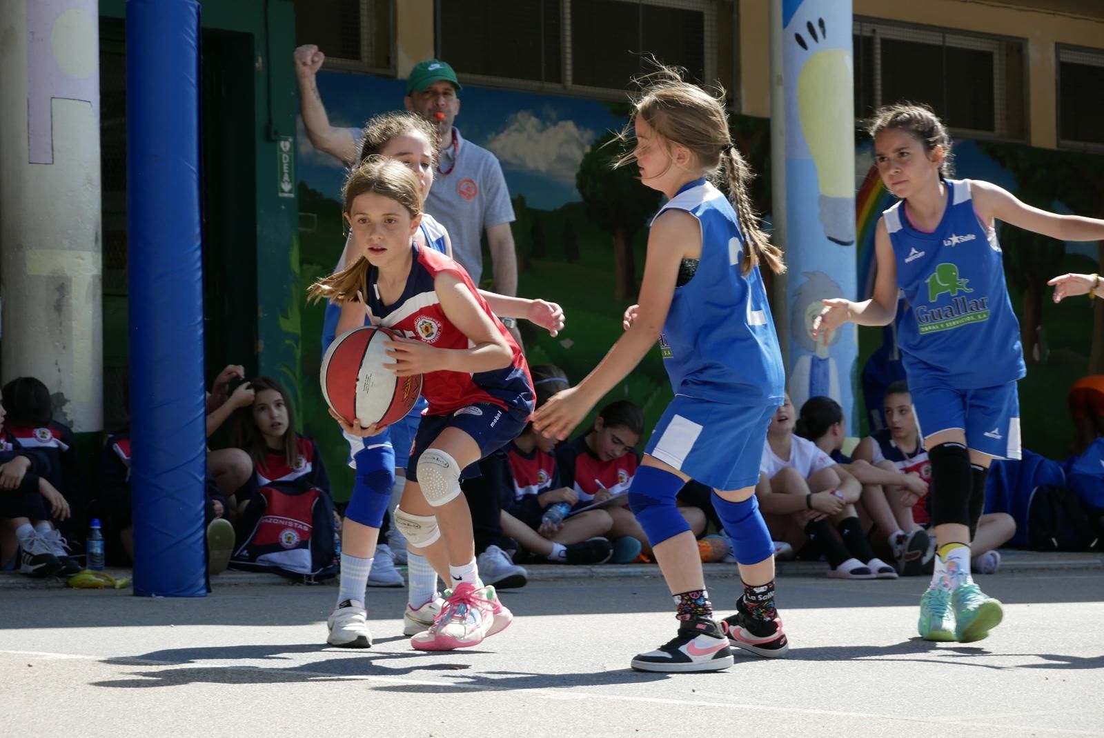 En imágenes | El colegio Doctor Azúa celebra su multitudinario torneo nacional de balonesto