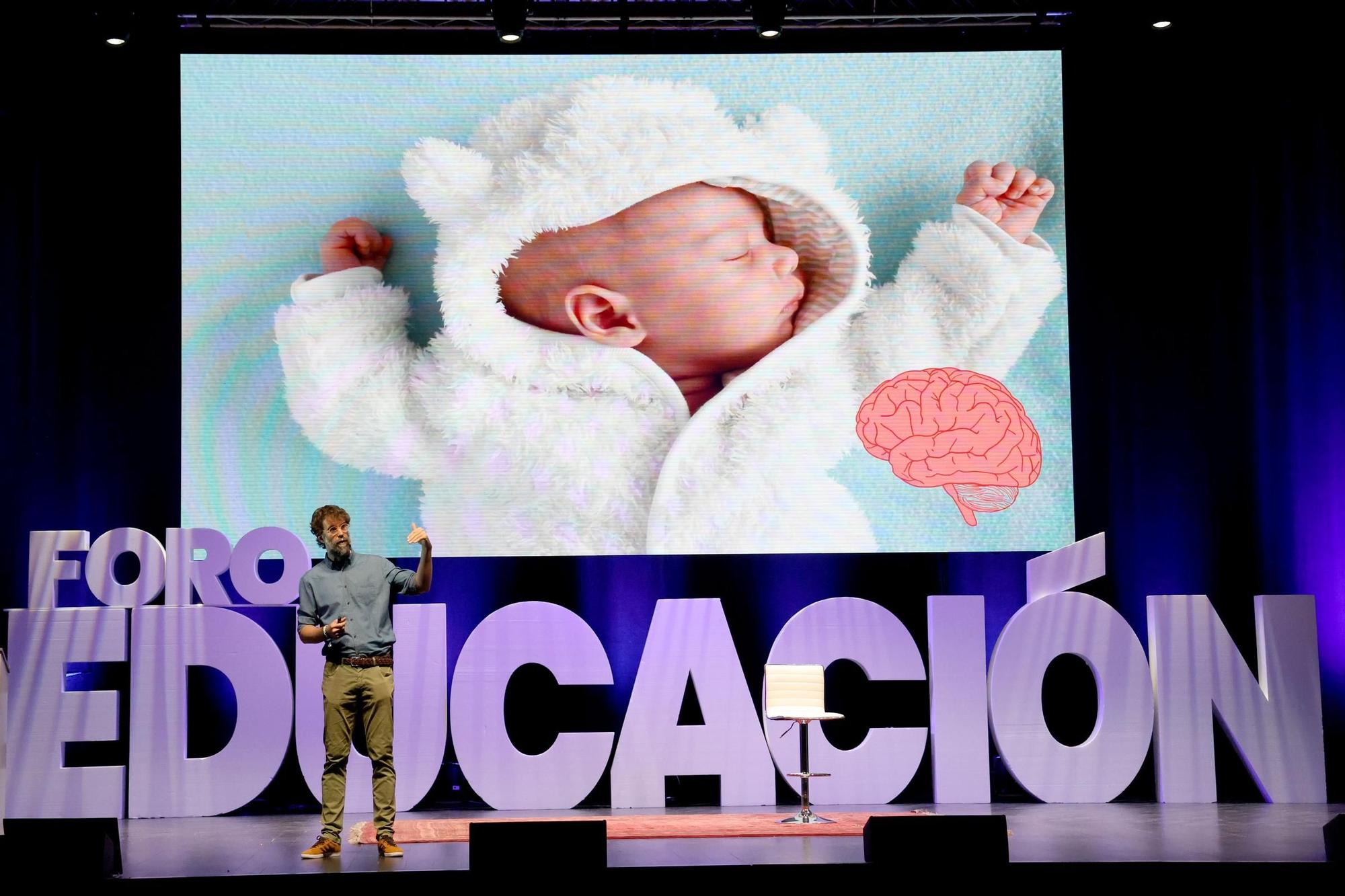 Rafa Guerrero durante su ponencia en el VII Foro de Educación