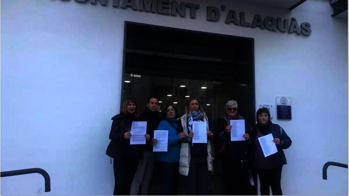 Veintitrés colectivos y 150 personas de Alaquàs pidieron la dimisión del edil de Vox.
