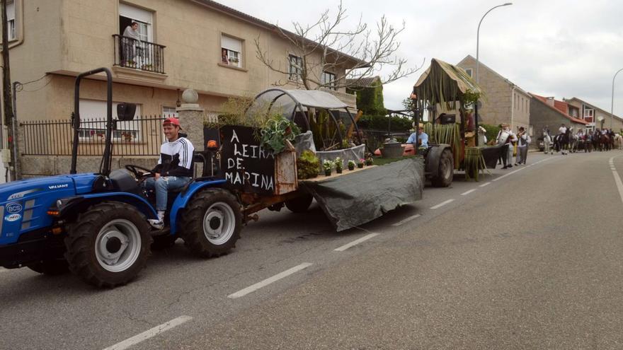 Varias de las carrozas participantes en el certamen del pasado año.