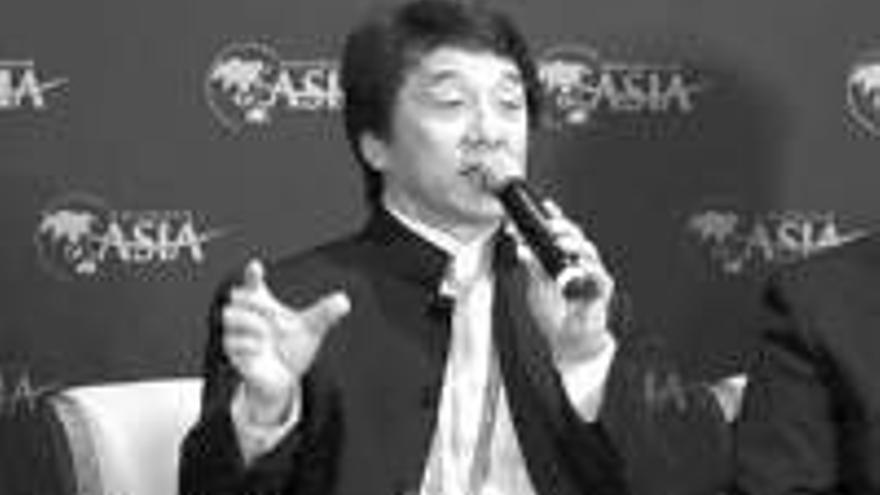 Jackie Chan
: EL ACTOR JUSTIFICA LA DICTADURA CHINA