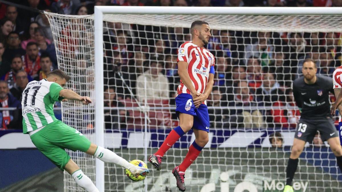 Joaquín dispara a puerta en el Metropolitano.