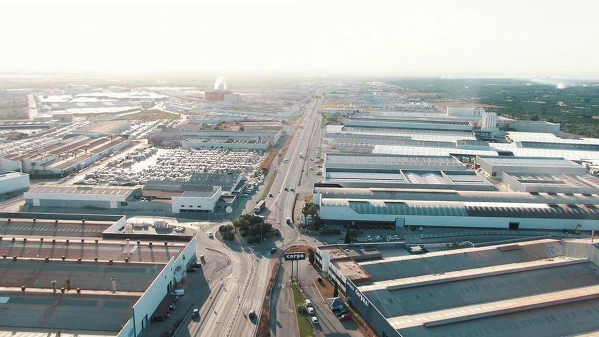 Panorámica aérea de Onda, en la que se pueden apreciar algunos de los 15 polígonos que atesora la localidad.