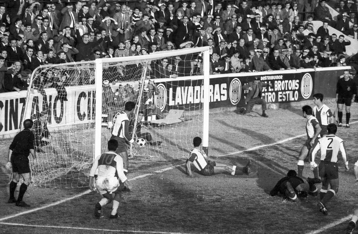 Gol de Vavá al Español en 1968
