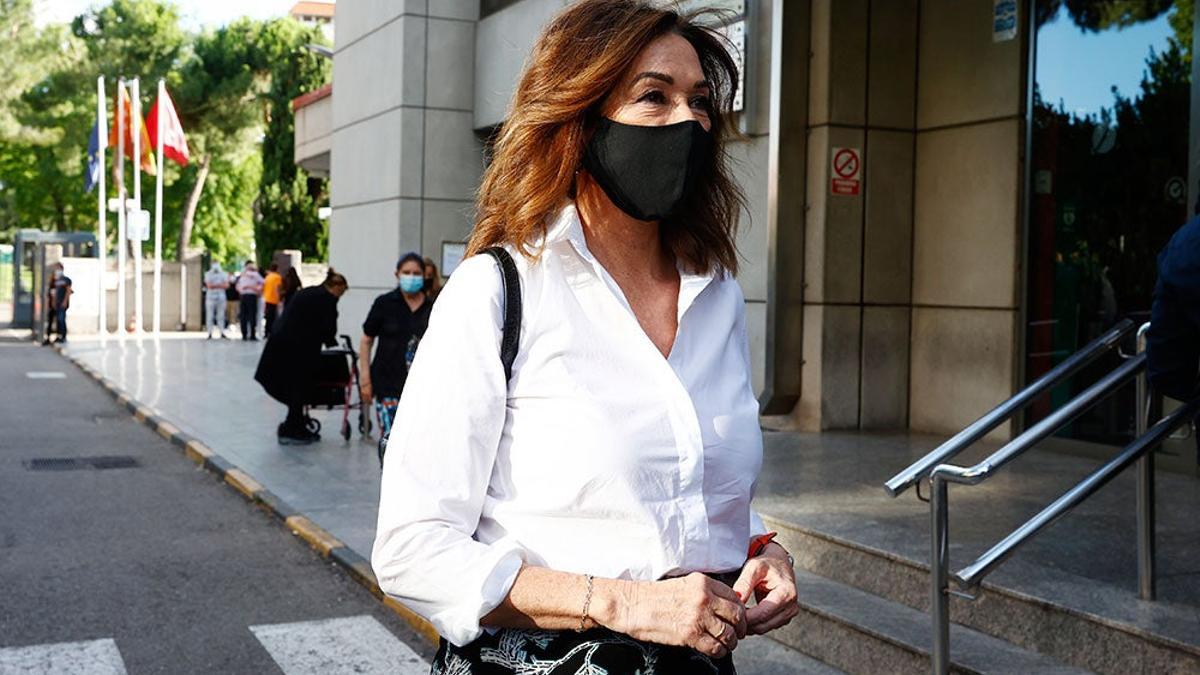 Ana Rosa Quintana llega a tanatorio