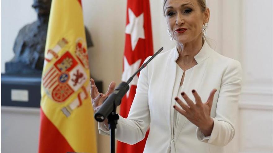 La juez cita a Cifuentes por cohecho y falsificación