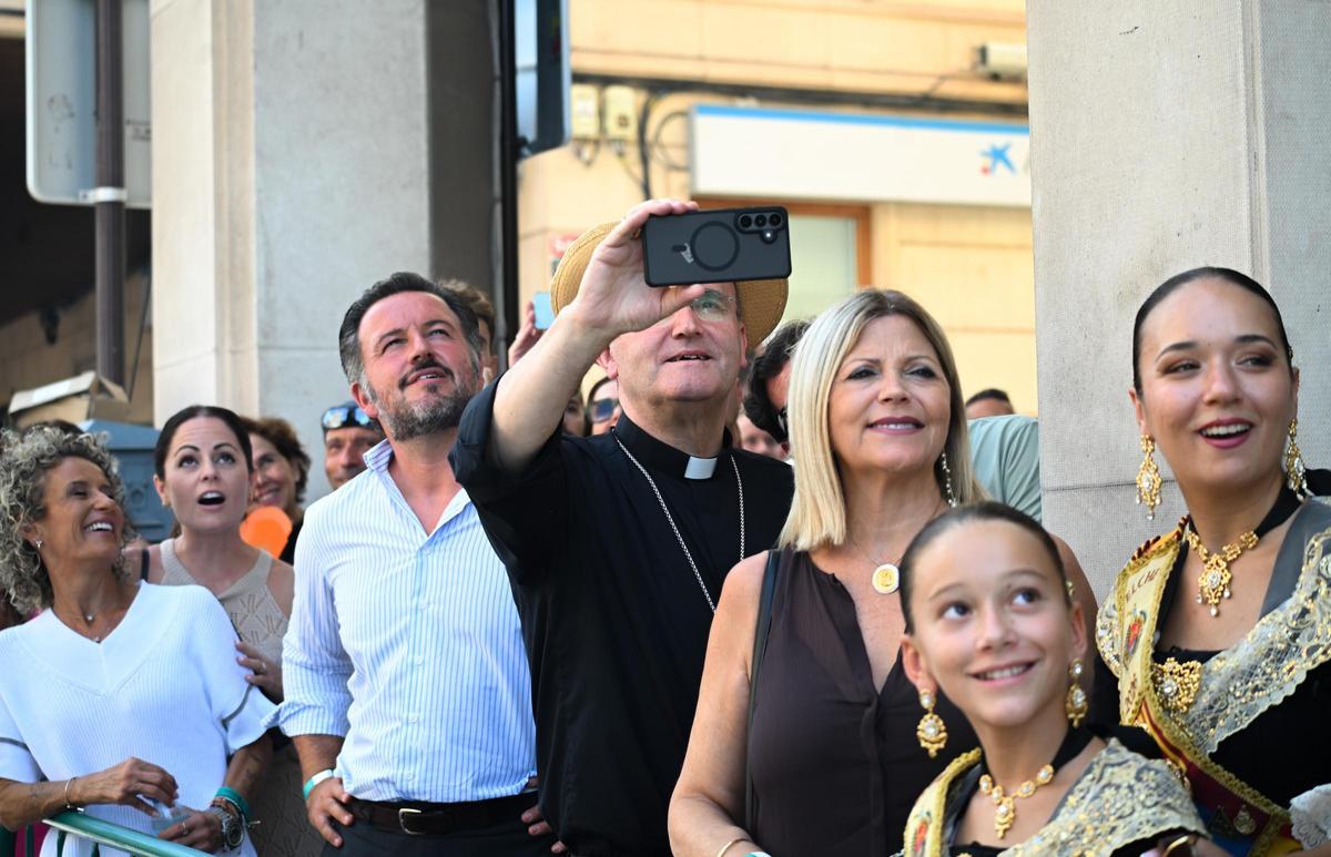 Las mejores imágenes de la mascletà de Pirotécnia La Alpujarreña en el Puente de Altamira de Elche Las mejores imágenes de la mascletà de Pirotécnia La Alpujarreña en el Puente de Altamira de Elche