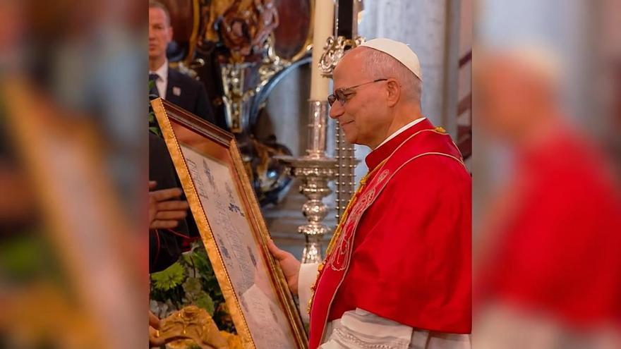 “Ya nos lo confirmará”: el guiño sobre los posibles orígenes canarios de León XIV en la visita del papa a Las Palmas de Gran Canaria