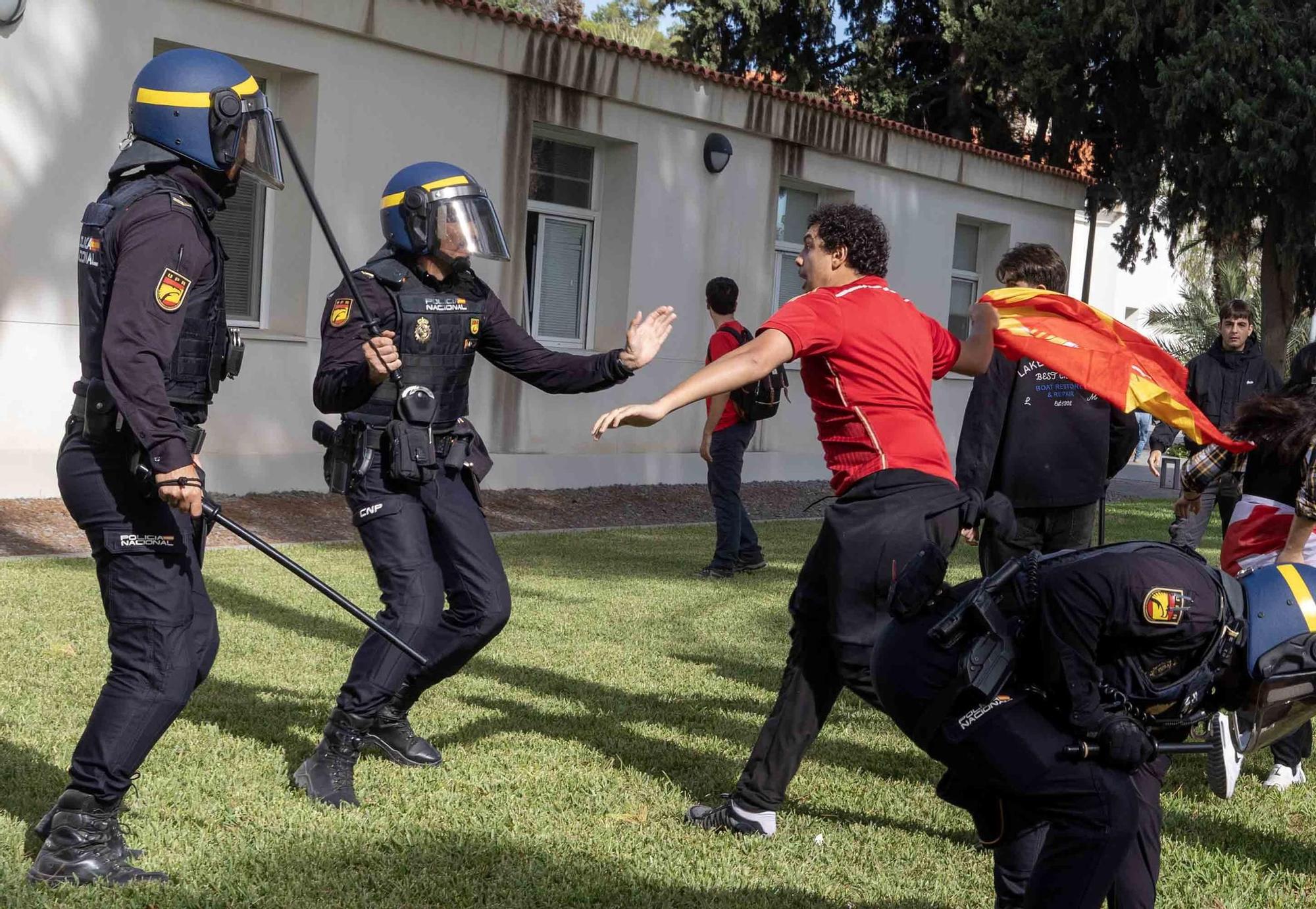 Tensión en la Universidad de Alicante por la visita de Vito Quiles