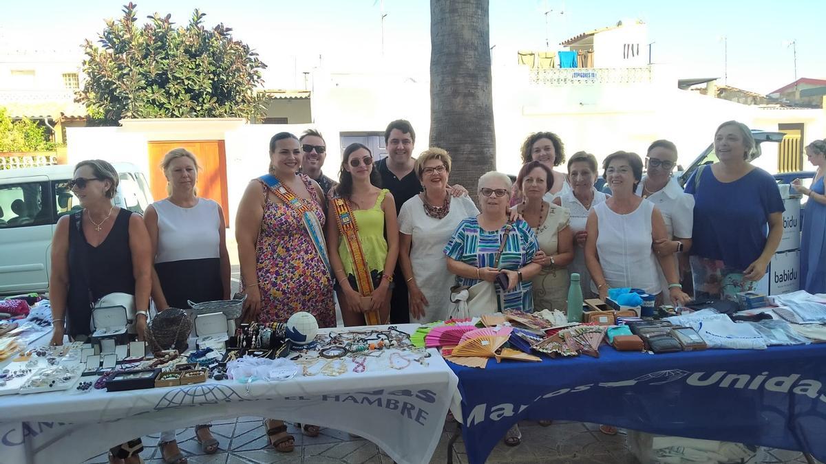 Ayer se inauguró la muestra comercial y la feria de oenegés en la playa