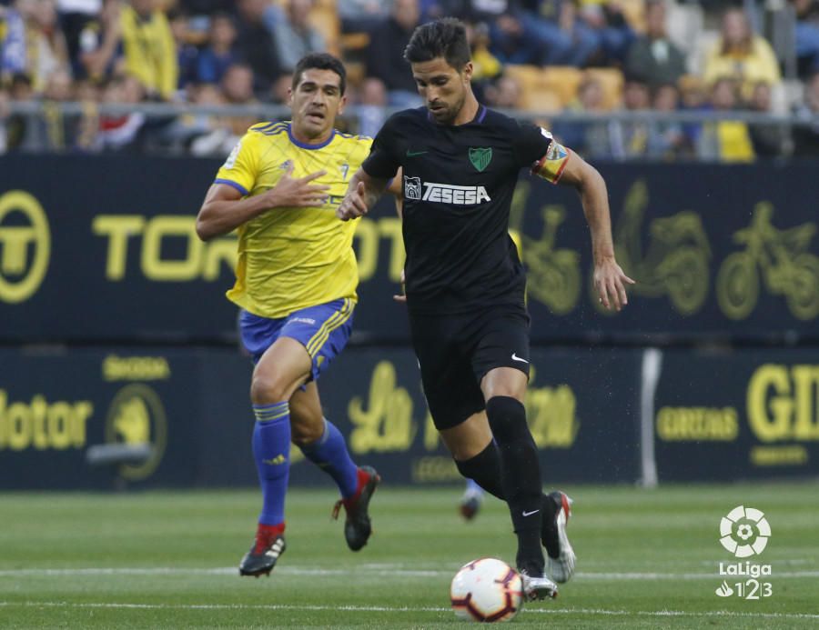 N'Diaye, en un buen contragolpe malaguista adelantó a los de Víctor Sánchez del Amo en la primera mitad y Ager Aketxe, en un gran lanzamiento de falta, igualaría el encuentro mediada la primera parte.