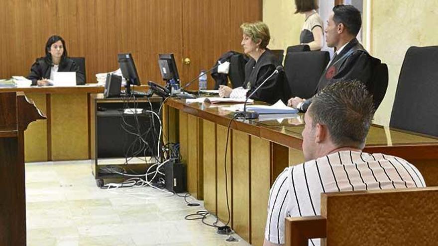 El conductor condenado, ayer durante el juicio celebrado en la Audiencia Provincial de Palma.