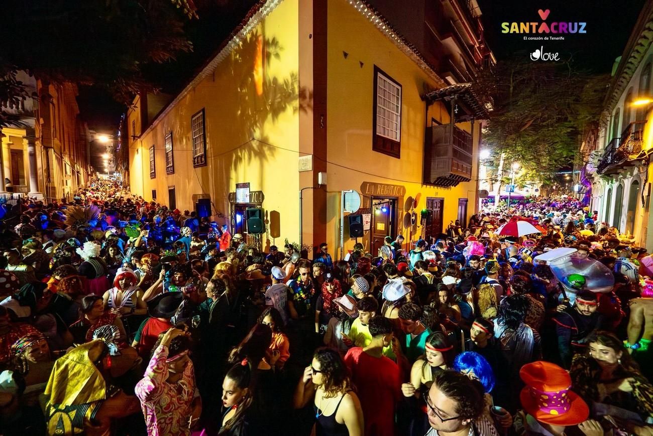 Sábado de Piñata: el Carnaval se cita con la historia en las calles de Santa Cruz