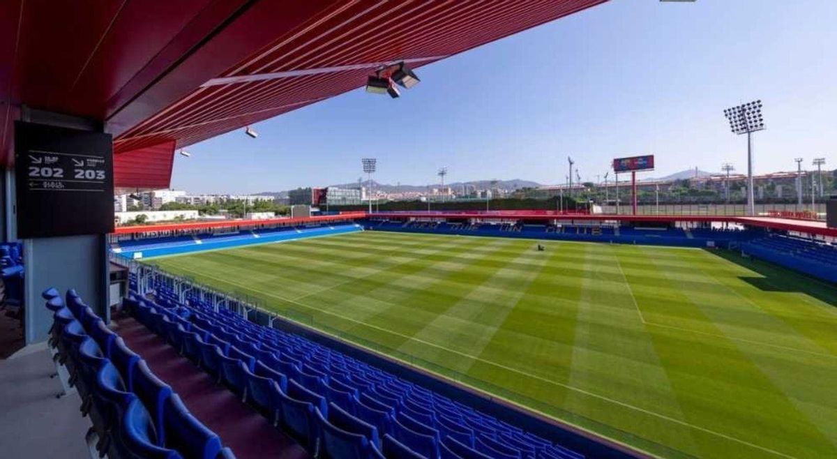 El Barça-València de diumenge es jugarà en el diminut Johan Cruyff El Barça-València de diumenge es jugarà en el diminut Johan Cruyff