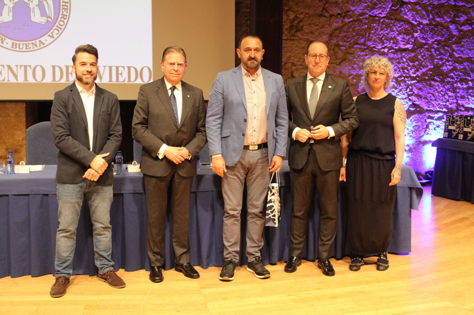 Acto institucional Santa Rita Hora: 11:00 Lugar: Oviedo, Sala de Cámara del Auditorio Príncipe Felipe Descripción: Homenaje a los trabajadores municipales jubilados y a quienes cumplen 25 y 40 años de servicio en el Ayuntamiento.