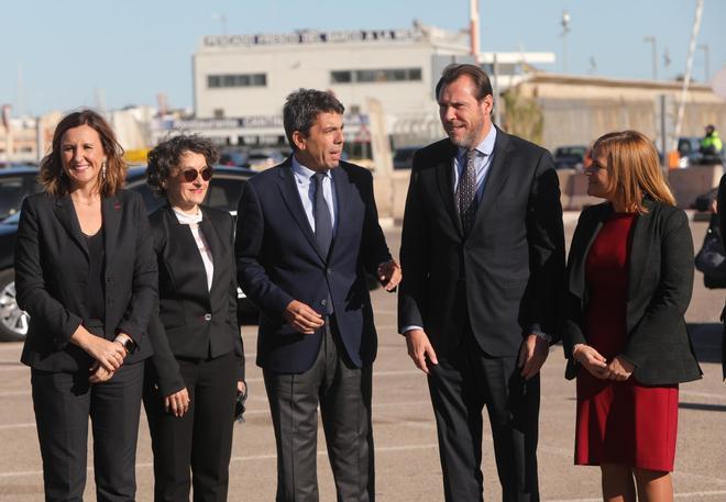 Visita del ministro Puente durante la que ha confirmado la aprobación del Gobierno a la ampliación del puerto