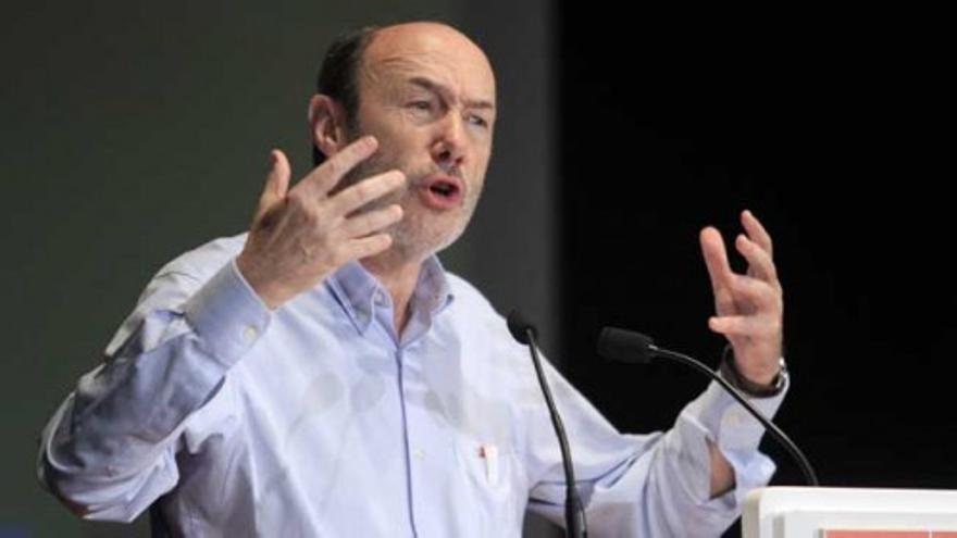 Rubalcaba critica que el PP ataca la igualdad de oportunidades