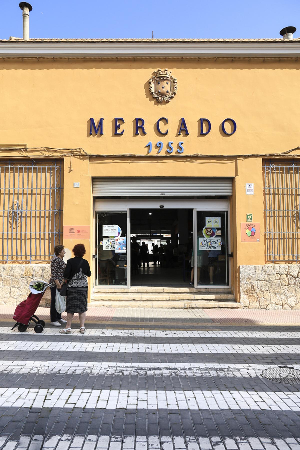 Entrada al Mercado Central de la ciudad de Denia