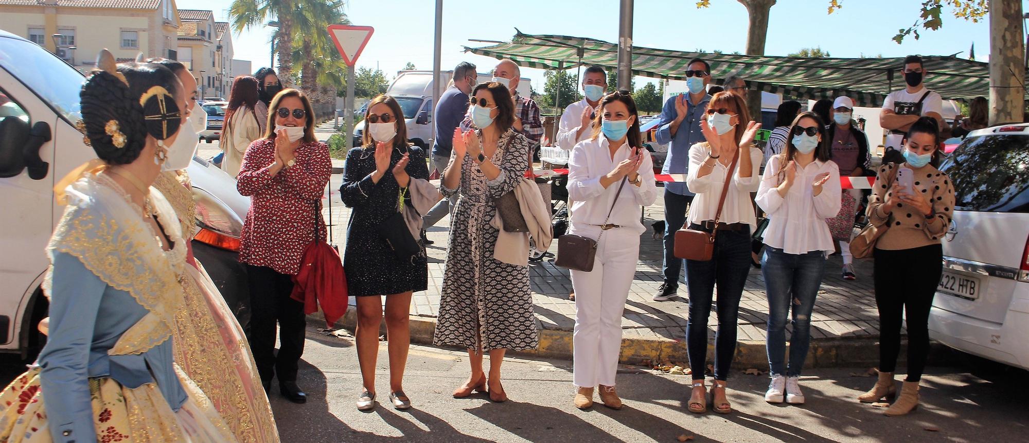 Carmen, Nerea y las cortes acompañan a las fallas de Quart y Xirivella en la procesión de la Senyera