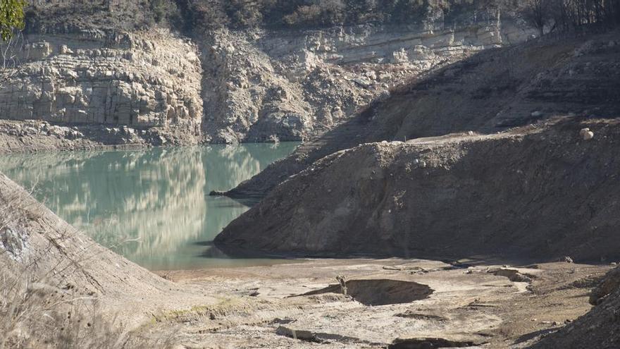 Les pluges de la setmana passada no aturen la caiguda d&#039;aigua als embassaments, que se situen per sota del 20%