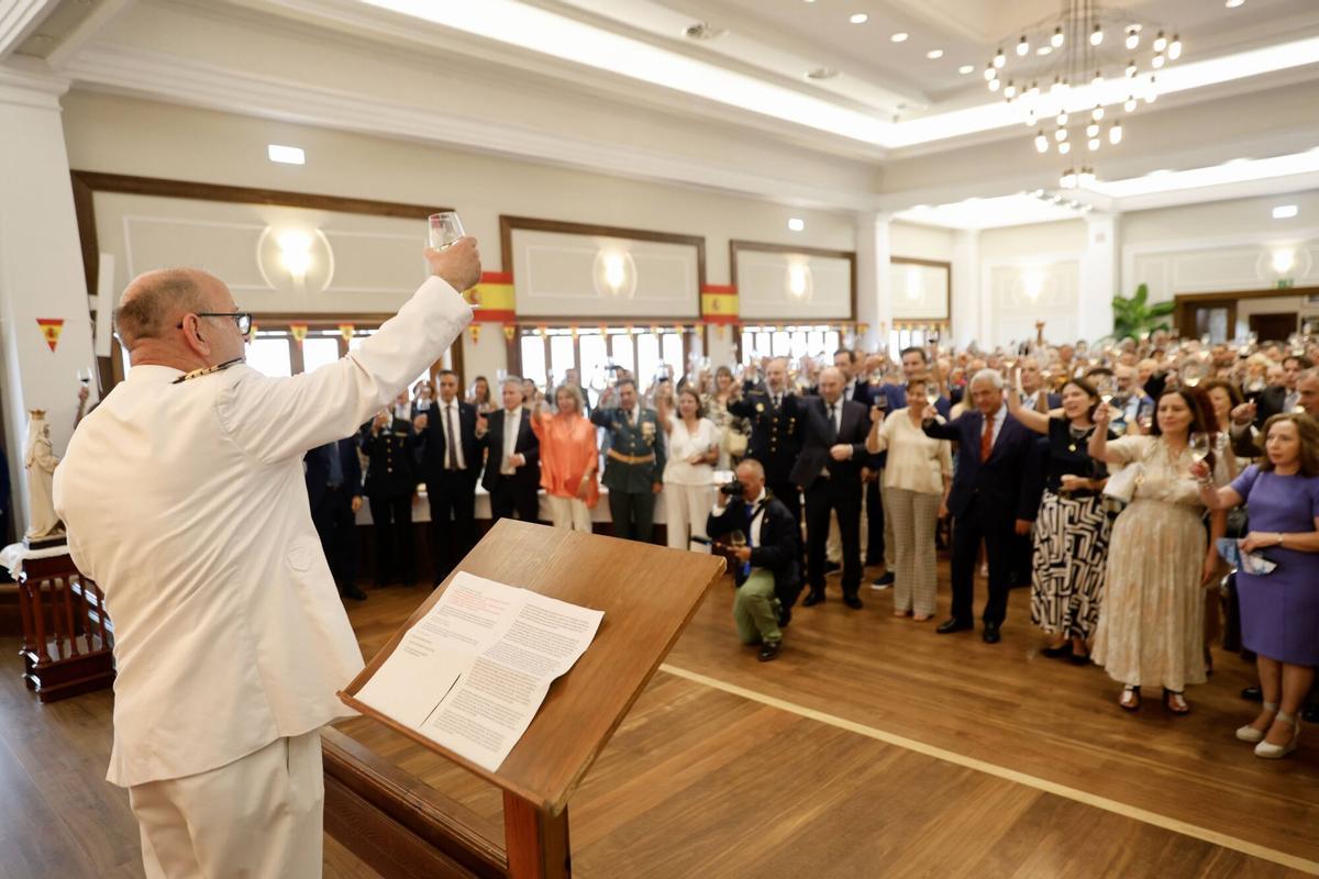 El concejal de Relaciones Institucionales y Juventud, Jorge González-Palacios, asiste al acto social de la festividad de Nuestra Señora del Carmen, patrona de La Armada. (Real Club Astur de Regatas).