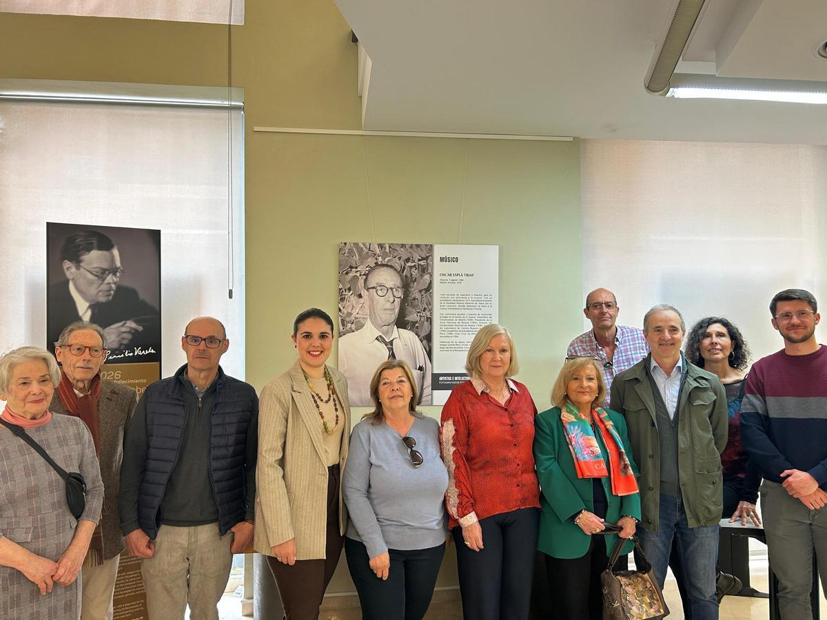 Foto de familia de la presentación en el Archivo Municipal