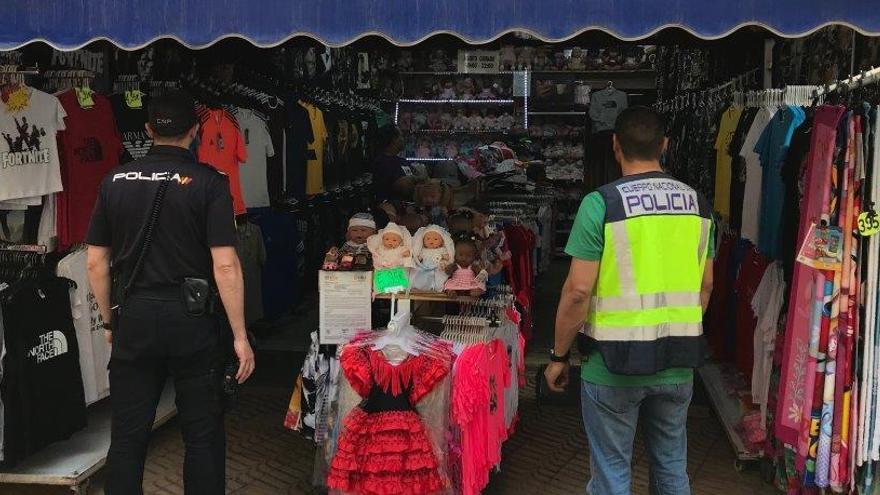 Cinco detenidos en Benidorm por vender productos falsificados en cinco establecimientos