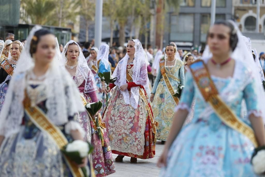 Búscate en la llegada a la plaza de la Virgen