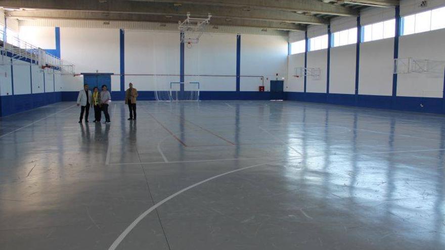 El polideportivo reabre tras una completa remodelación