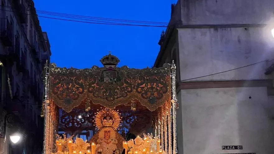 Vídeo | La Esperanza Macarena sube la Cuesta del Rosario