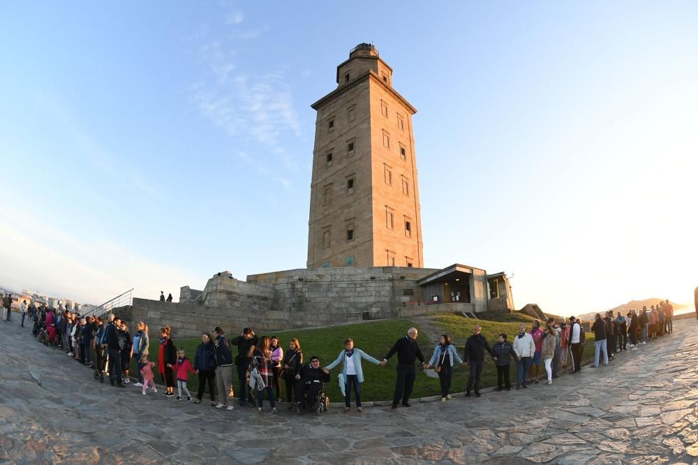 Aspace ''abraza'' la Torre en su 40 aniversario