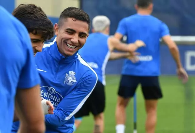 Yeremay se entrena en Abegondo con el Deportivo en medio de la tentativa del Hull City