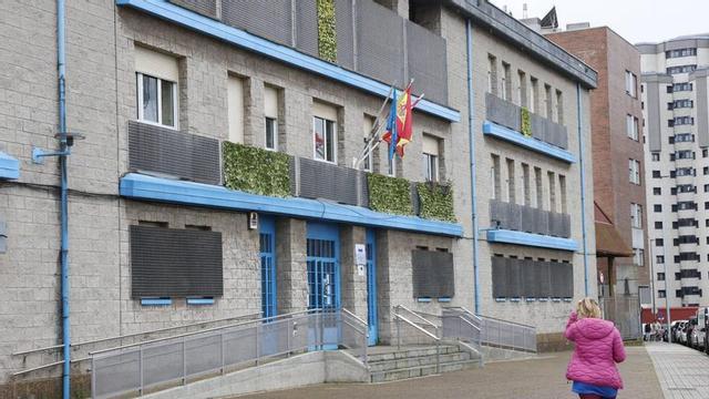 El colegio Santa Olaya, en El Natahoyo. | ÁNGEL GONZÁLEZ