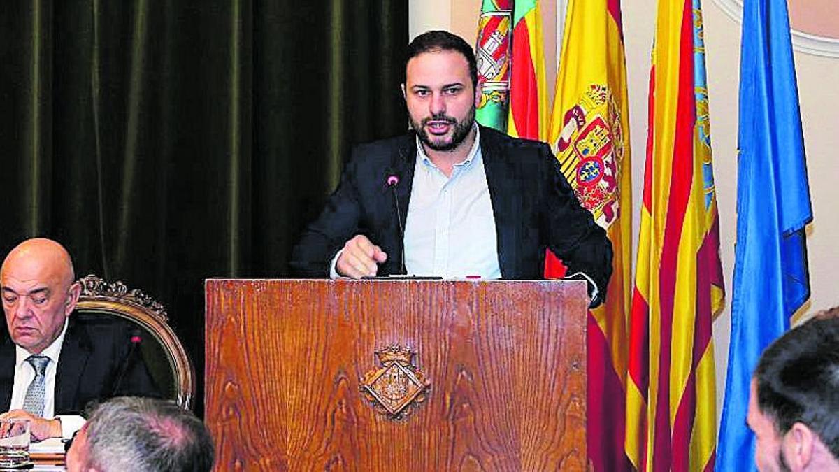 El portavoz adjunto socialista, José Luis López, durante una sesión plenaria.