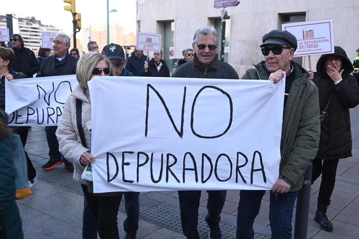 En imágenes | El Picarral se levanta contra la construcción de una depuradora en el barrio