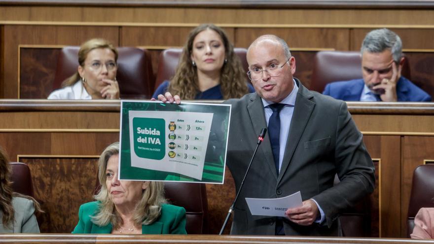 El portavoz del PP en el Congreso, Miguel Tellado, interviene durante una sesión de control al Gobierno.