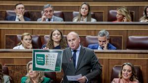 El portavoz del PP en el Congreso, Miguel Tellado, interviene durante una sesión de control al Gobierno, en el Congreso de los Diputados, a 9 de octubre de 2024, en Madrid (España). Durante la sesión de control, el presidente del Gobierno ha hablado sobre la política migratoria del Ejecutivo y además, algunos grupos parlamentarios como el Partido Popular le han pedido que retire la ley sobre intercambio europeo de antecedentes penales que influye en la condena de los presos de ETA. 09 OCTUBRE 2024 Ricardo Rubio / Europa Press 09/10/2024. MIGUEL TELLADO;Ricardo Rubio;category_code_new