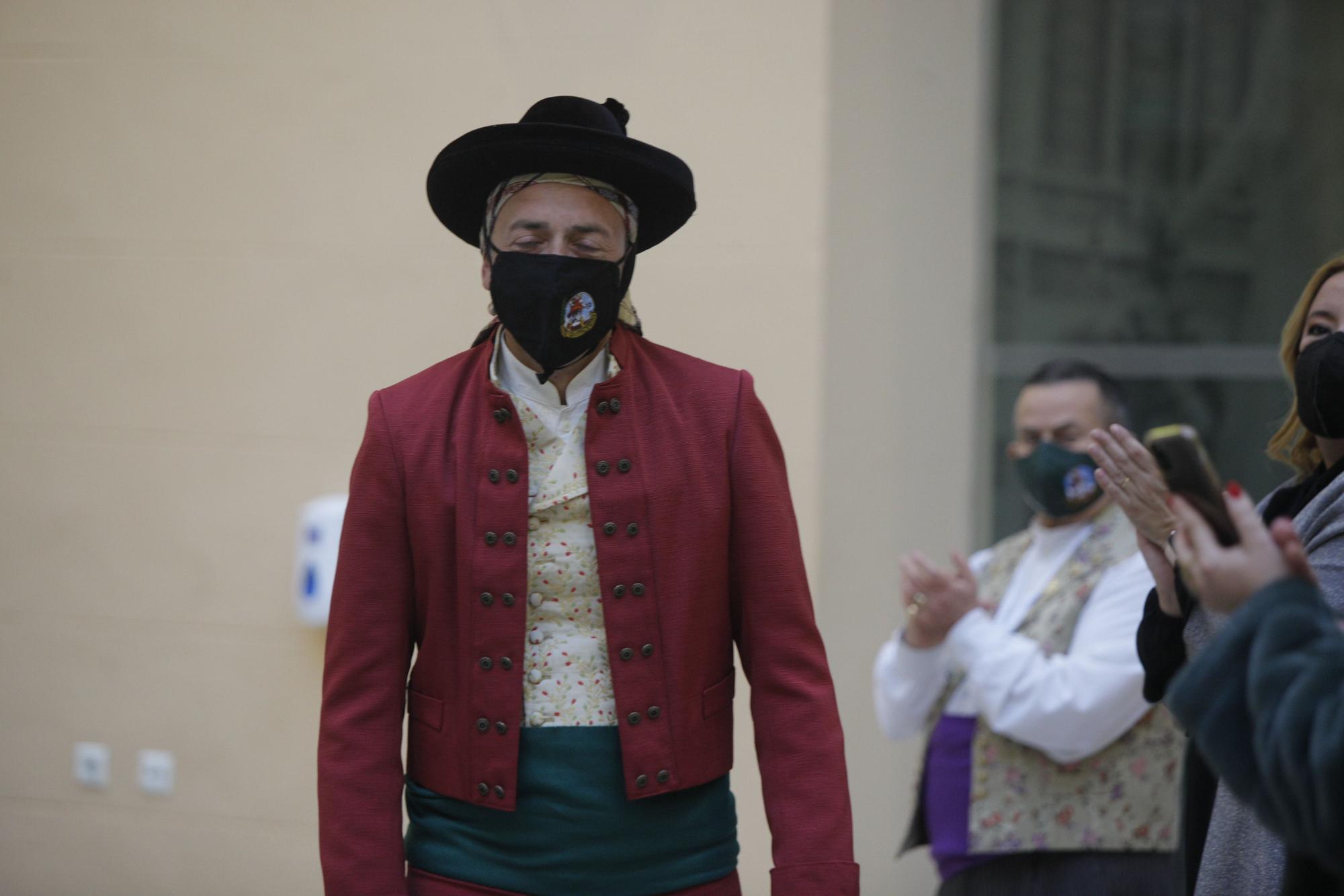 Imposición de "Bunyols de Brillants" (y estreno de una fallera mayor) en Seu-Xerea-Mercat