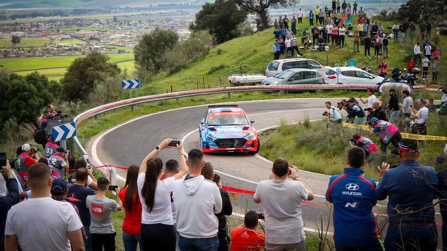 Pepe López, Jan Solans y José Antonio Suárez confirman su papel de favoritos en el Rali Sierra Morena