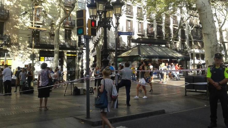 Así se veía La Rambla el día posterior al ataque.