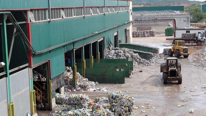 Reciplasa resuelve la gestión de la basura de 44 municipios durante 20 años