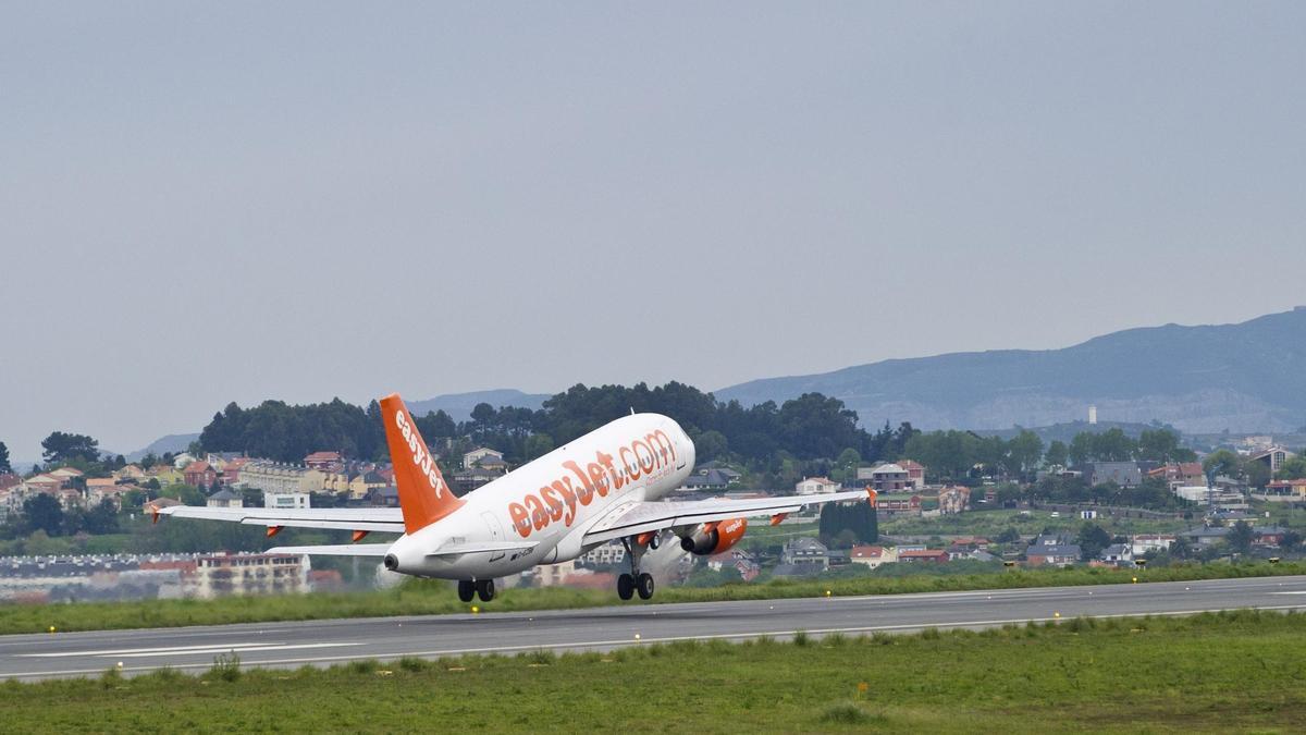 Un avión de EasyJet en Alvedro
