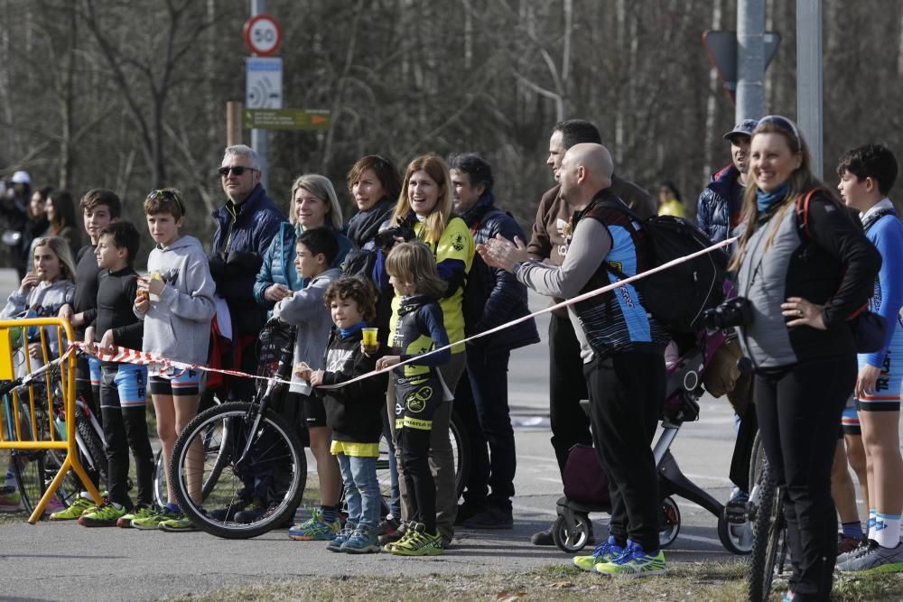 Víctor del Corral i Sara Loehr guanyen la cinquena edició de la Duatló de Girona