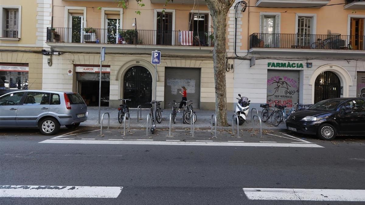 zentauroepp49691518 barcelona 03 09 2019 aparcamiento para bicicletas sobre la c190903190617