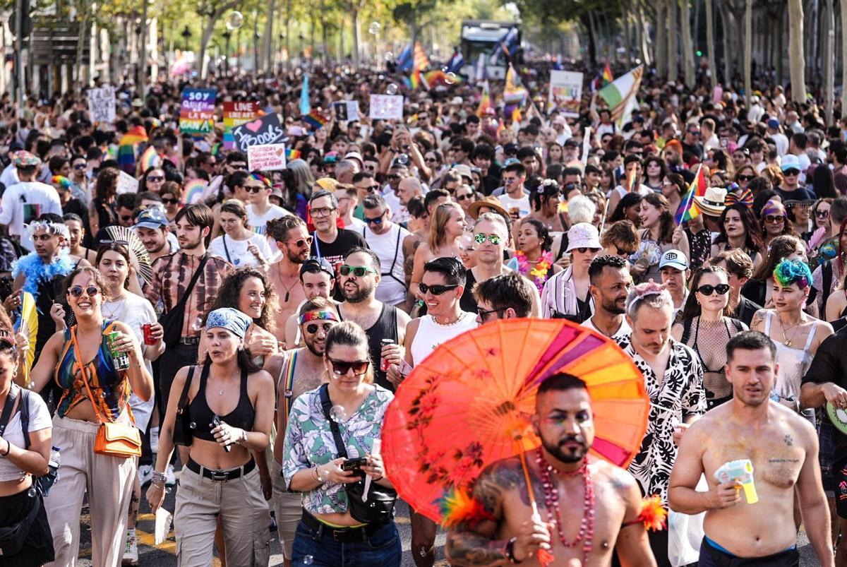 Empieza el desfile del Orgullo LGTBI en Barcelona