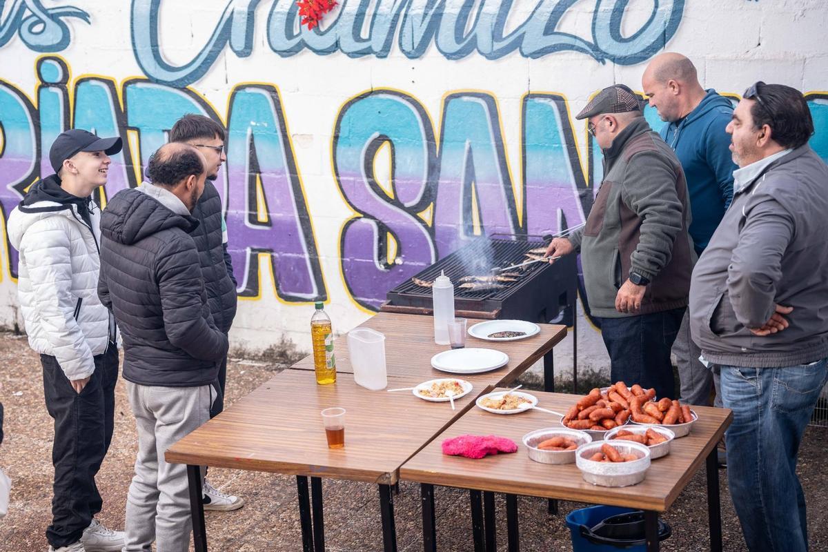 Las migas protagonizan las convivencias navideñas de las barriadas de Mérida