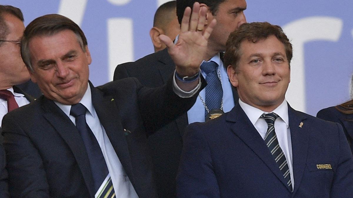 Jair Bolsonaro y el presidente de la Conmebol, Alejandro Domínguez