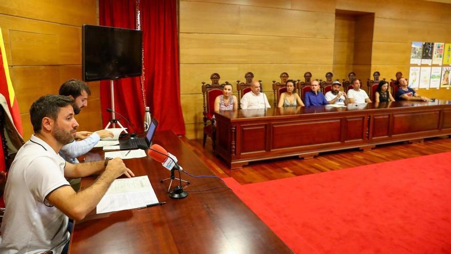 Guerra abierta por los festivos de Cambados: el PP eleva la tensión recordando su mayoría